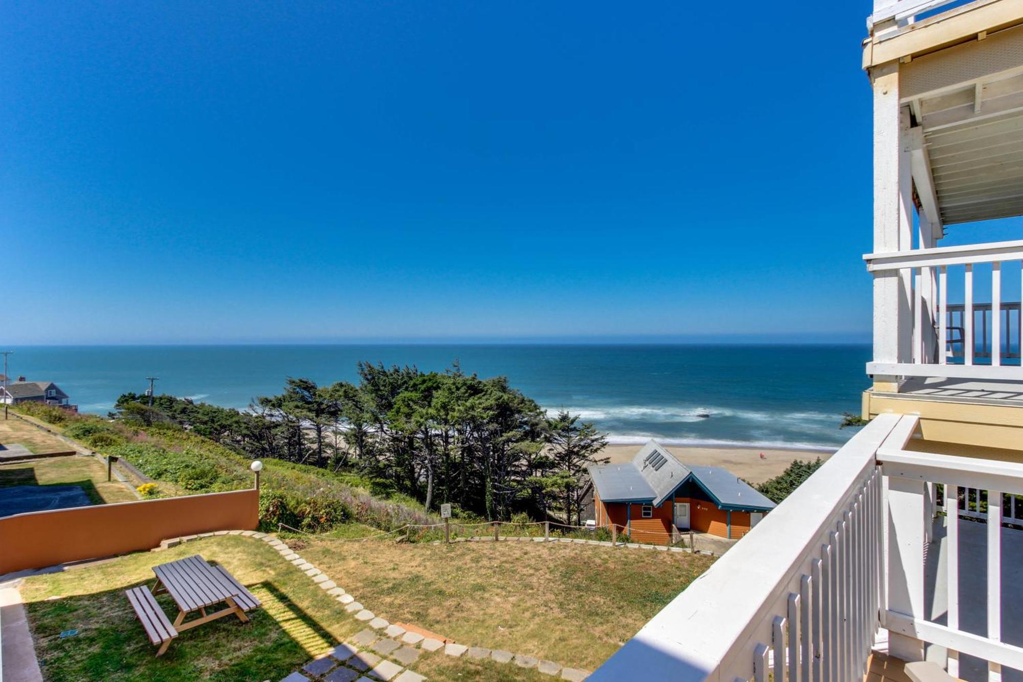 The Whale At Sandstone Point Apartment Lincoln City Room photo