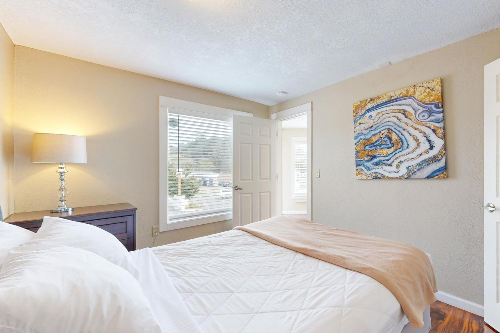 The Whale At Sandstone Point Apartment Lincoln City Room photo