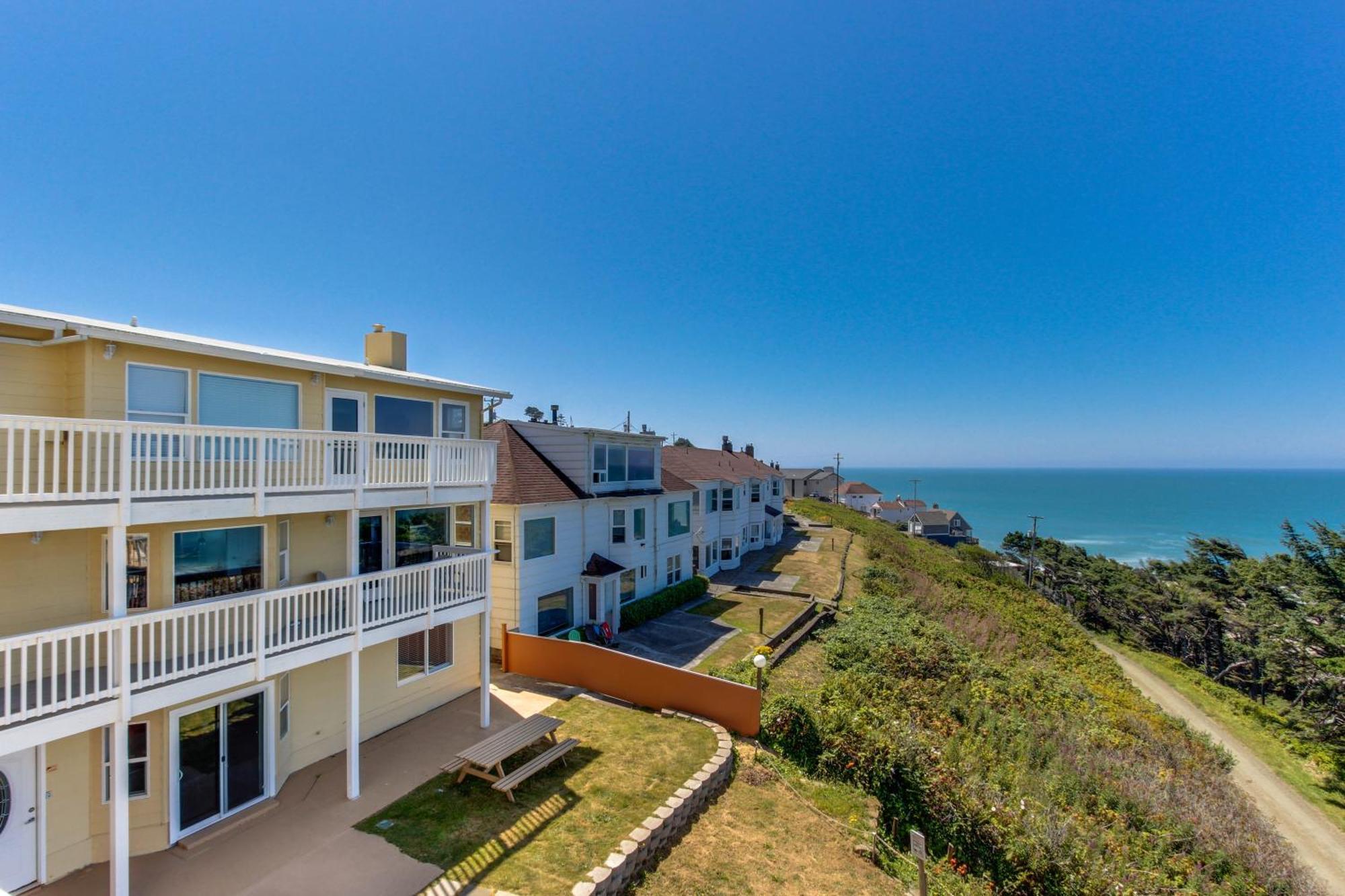 The Whale At Sandstone Point Apartment Lincoln City Room photo