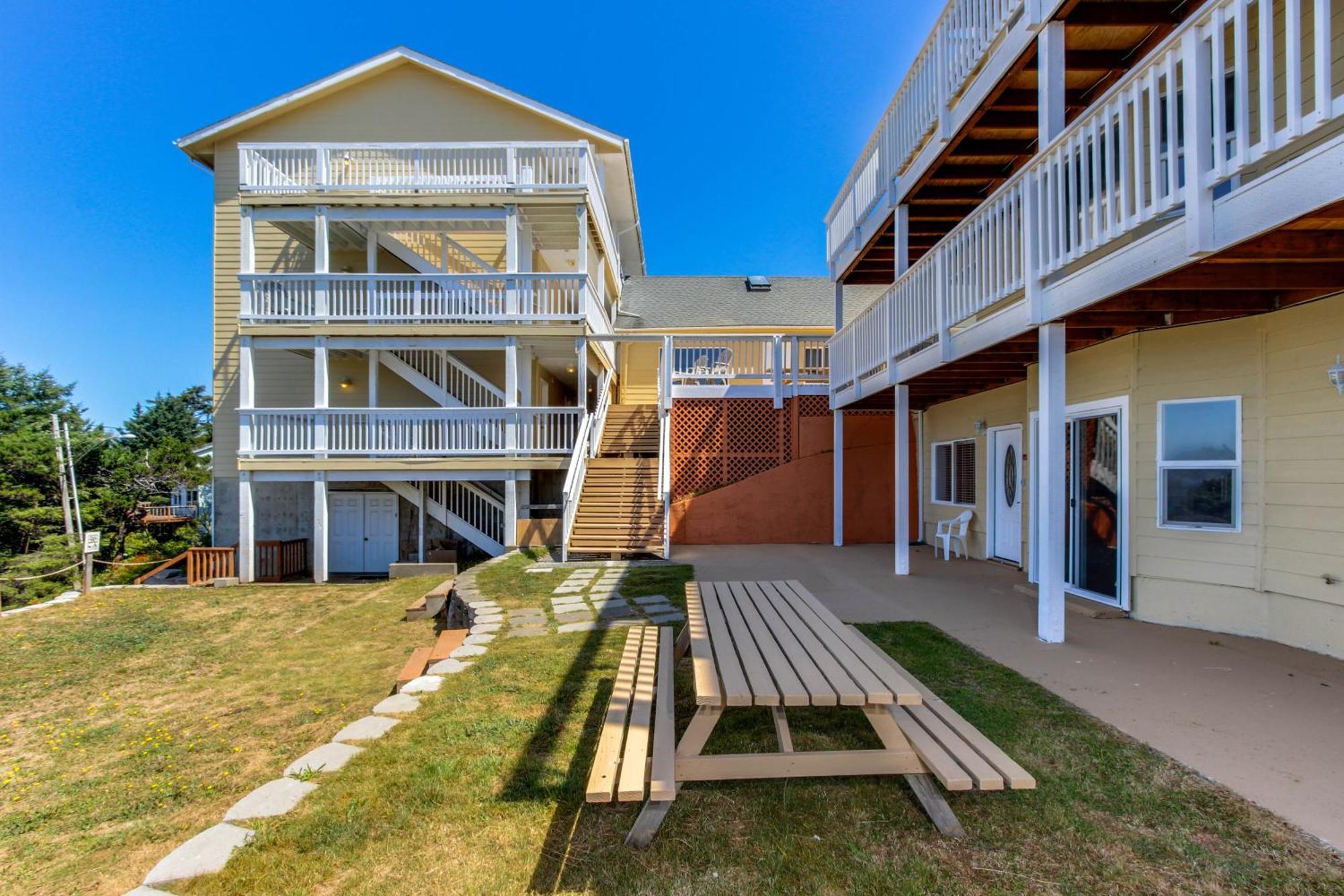 The Whale At Sandstone Point Apartment Lincoln City Room photo